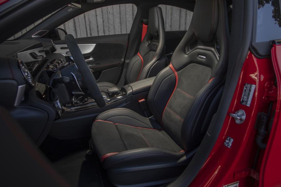 Интерьер Mercedes-AMG CLA35 4Matic (C118) 2019 года  (NA) (фото 15 из 40)